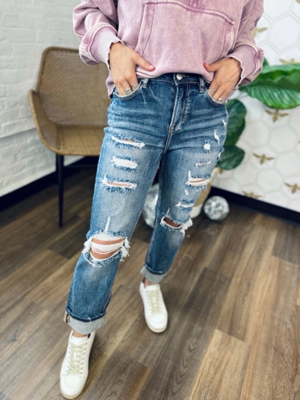 Casual Distressed Boyfriend Jeans - Blue